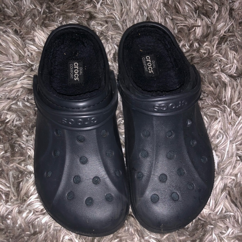 Fuzzy black comfort crocs